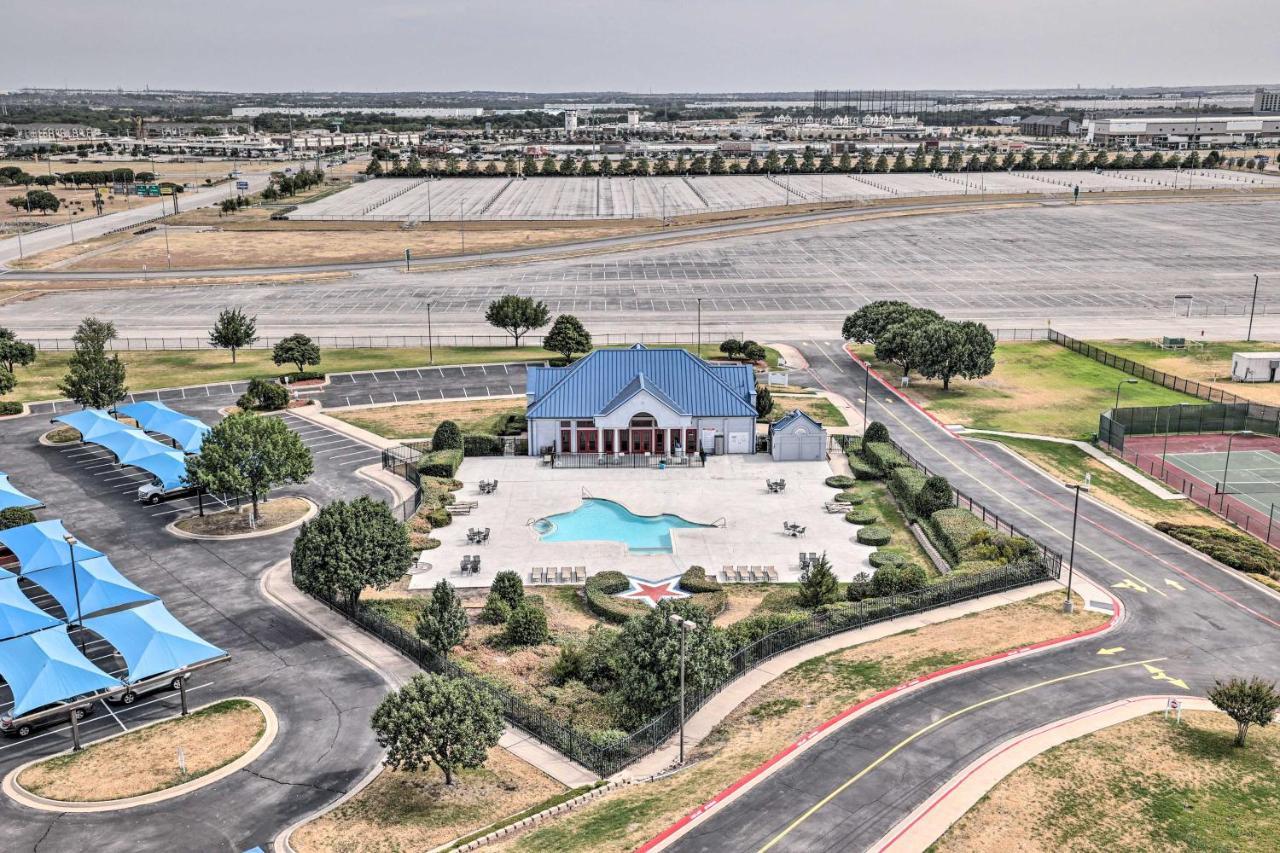 Fort Worth Condo With Racetrack Views And Pool Access Exterior foto