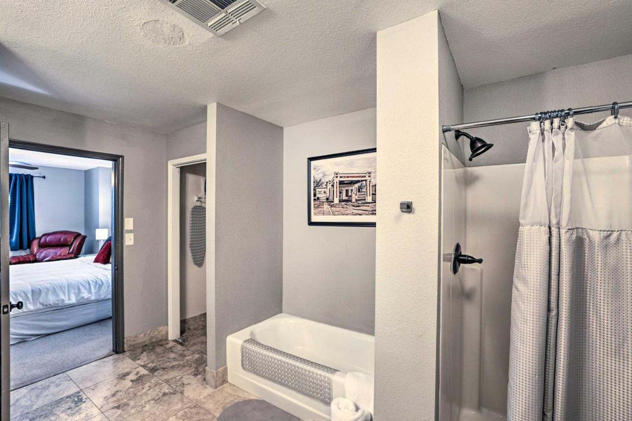 Fort Worth Condo With Racetrack Views And Pool Access Exterior foto